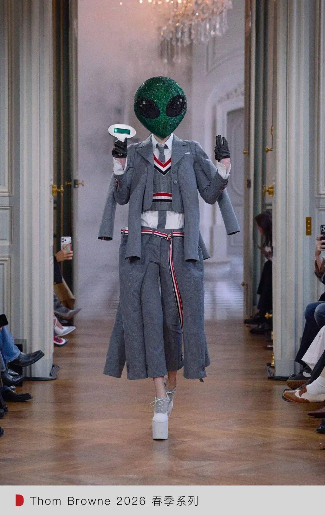 春夏巴黎时装周：谁在逼近国际舞台中心？开元棋牌WWD LIVE 直击 2026(图14)