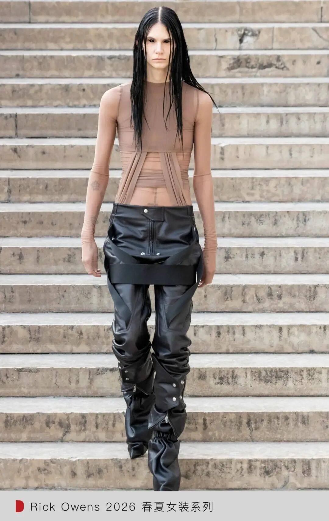 春夏巴黎时装周：谁在逼近国际舞台中心？开元棋牌WWD LIVE 直击 2026(图17)