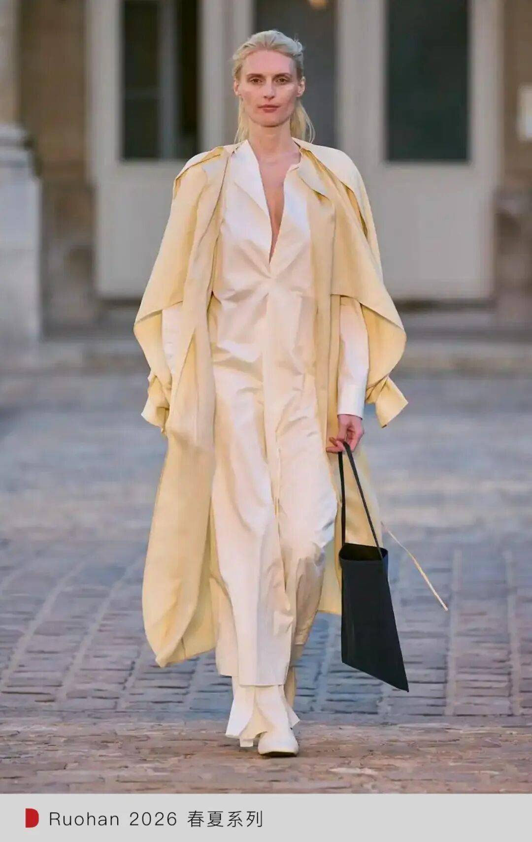 春夏巴黎时装周：谁在逼近国际舞台中心？开元棋牌WWD LIVE 直击 2026(图19)